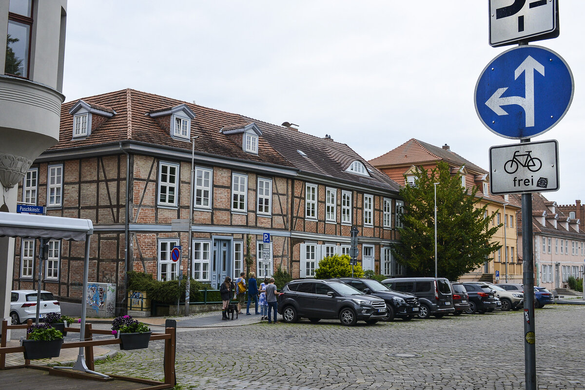 Ecke Gaustrae/Schelfmarkt im Schweriner Stadtteil Schelfstadt. Aufnahme: 17. Juni 2022.