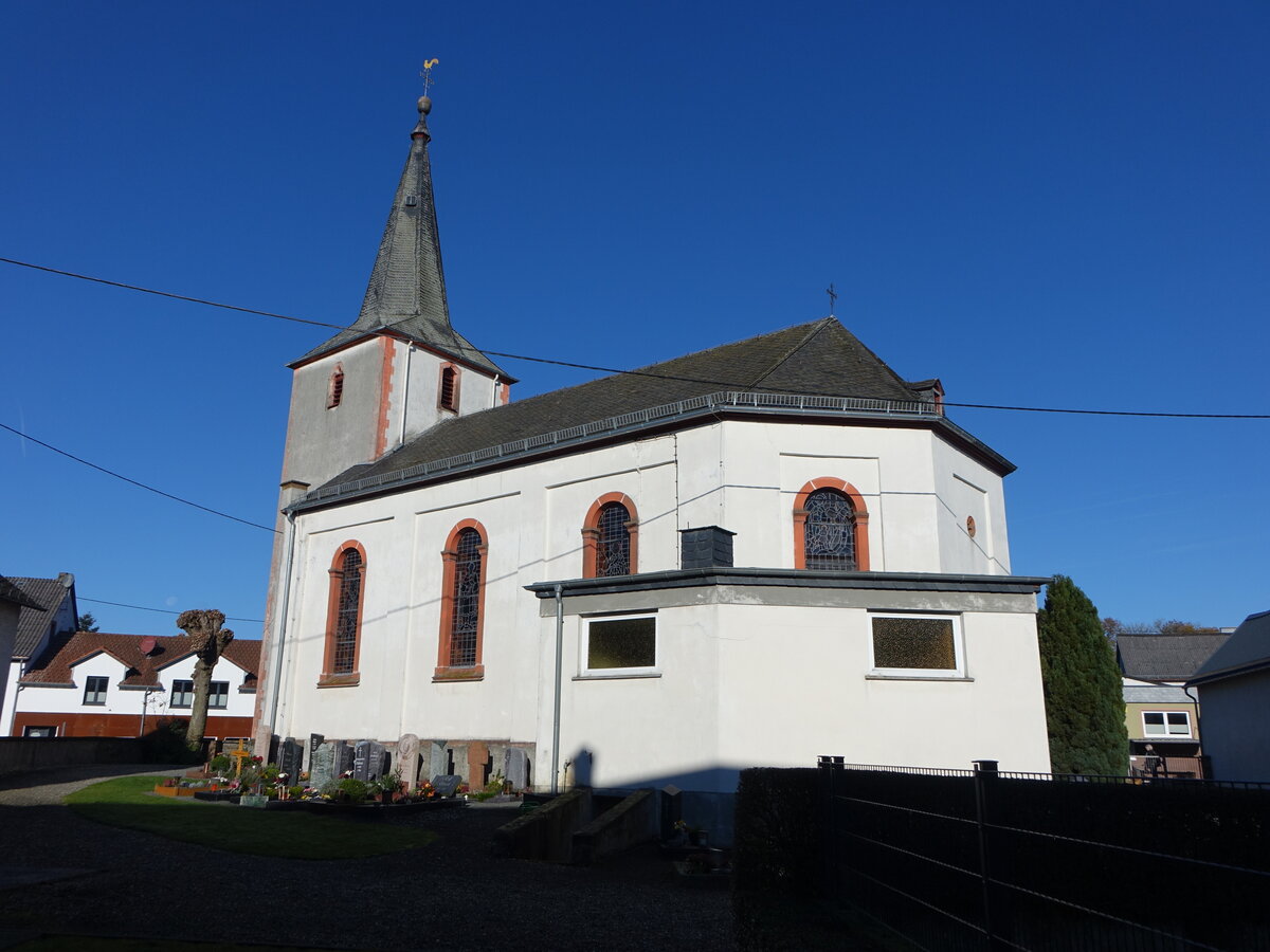 Eckfeld, Pfarrkirche St. Katharina, Kirchturm von 1450, Kirchenschiff erbaut 1882 (08.11.2025)