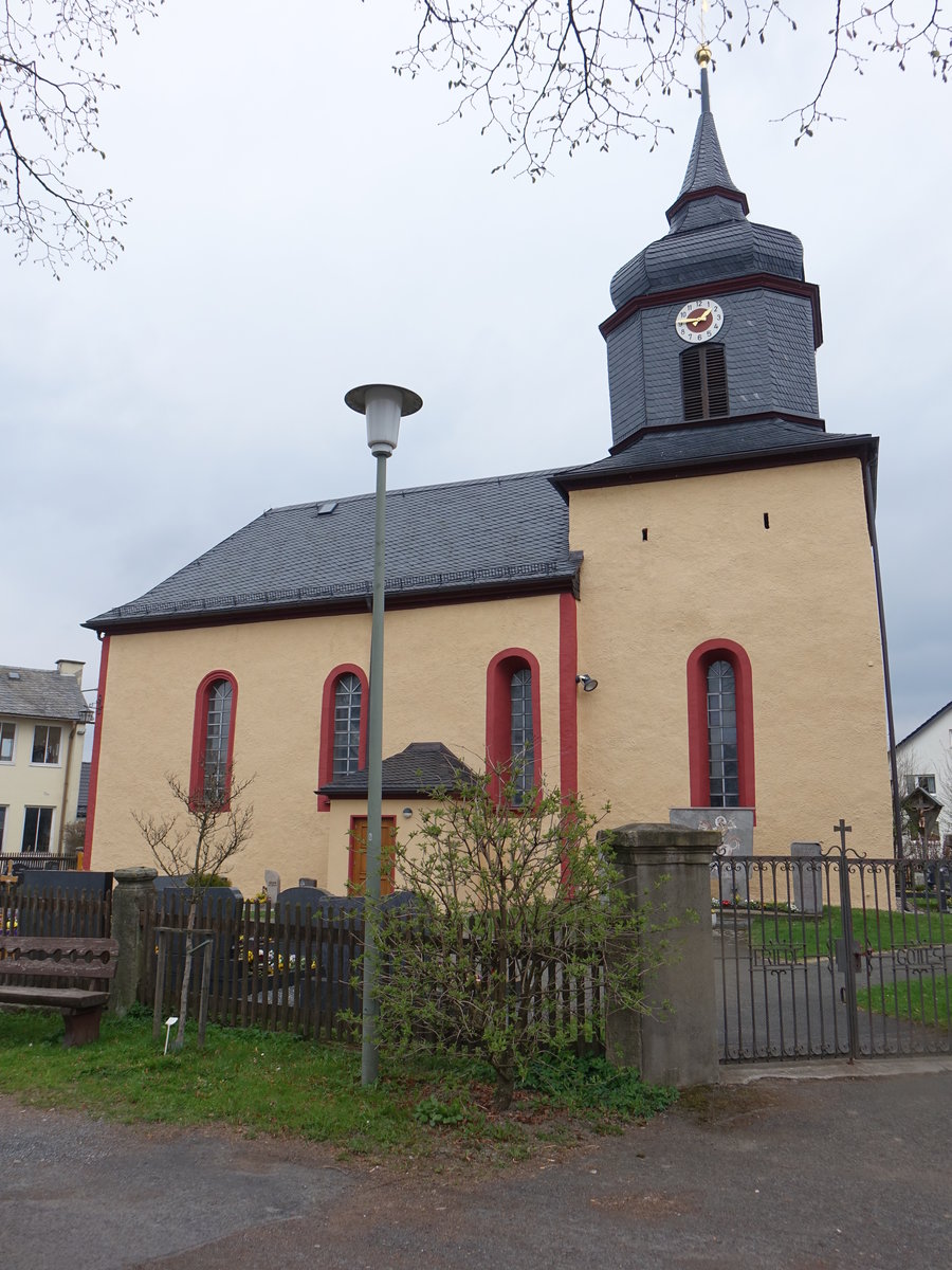 Effelter, Katholische Filialkirche St. Peter und Paul, Chorturmkirche, Kernbau sptmittelalterlich, Sakristei 16./17. Jahrhundert, Langhausverlngerung mit Walmdach 1809 (15.04.2017)