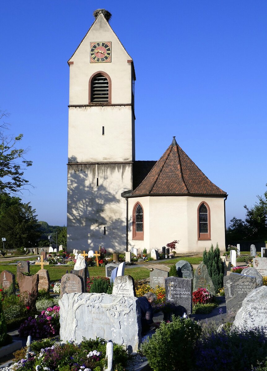 Efringen-Kirchen, Blick ber den Friedhof zur Lutherkirche, Sept.2021
