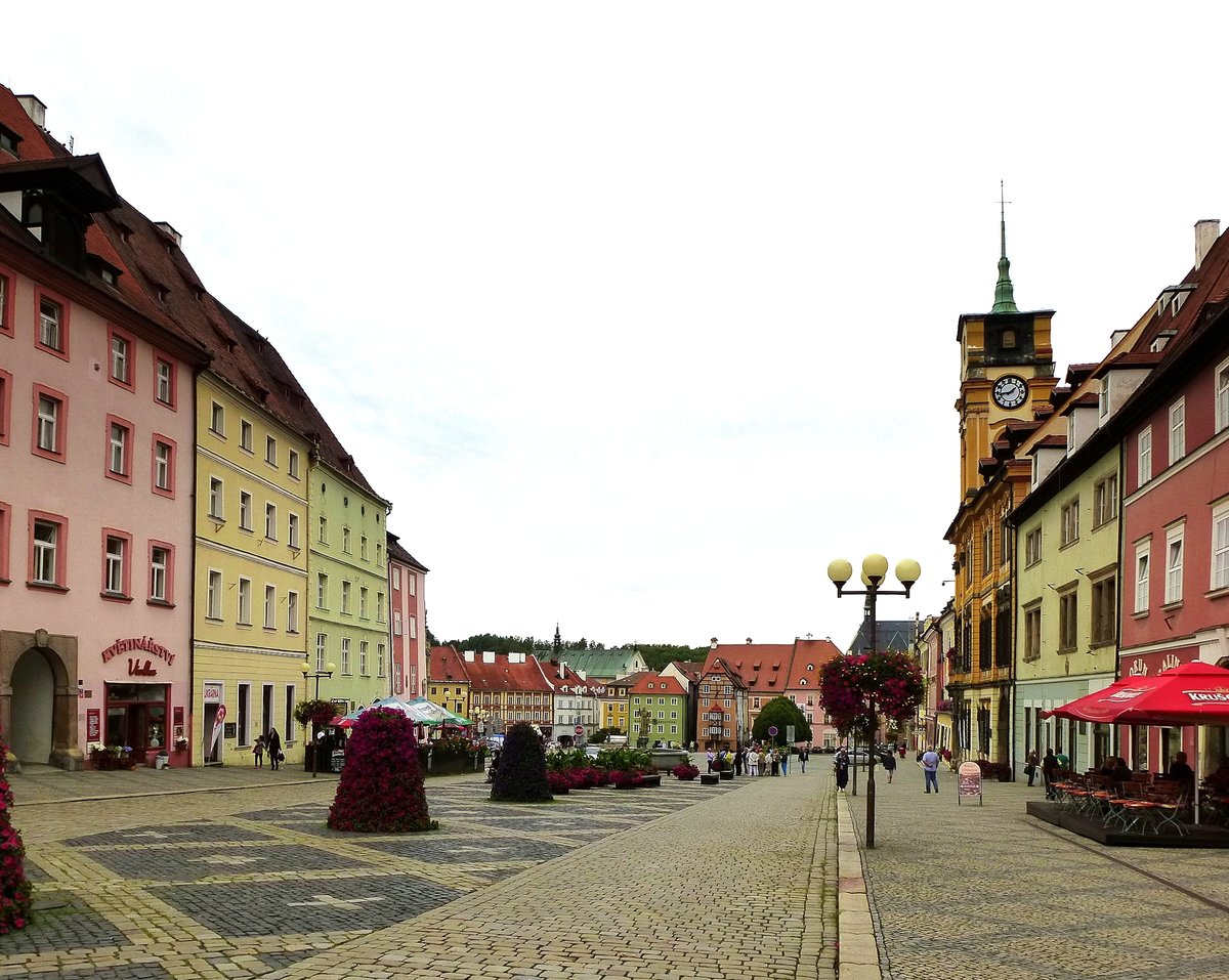 Eger (Cheb), Blick über den Marktplatz, rechts der Rathausturm, Aug.2014