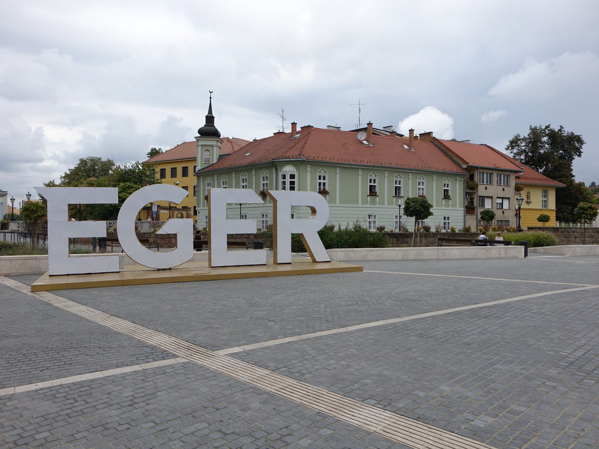 Eger, Gebude am Gardonyi Geza Ter (04.09.2018)