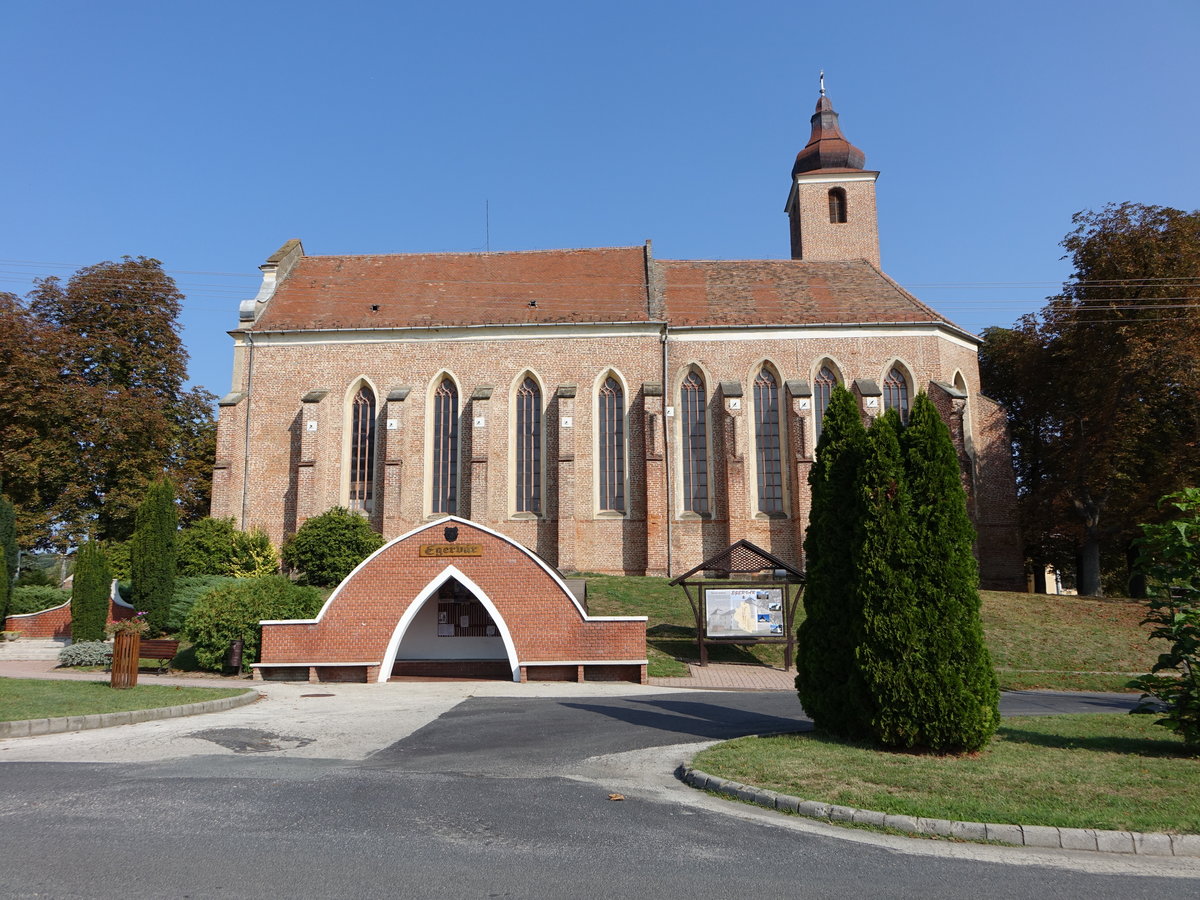 Egervar, gotische St. Katalin Kirche, erbaut bis 1515 (29.08.2018)