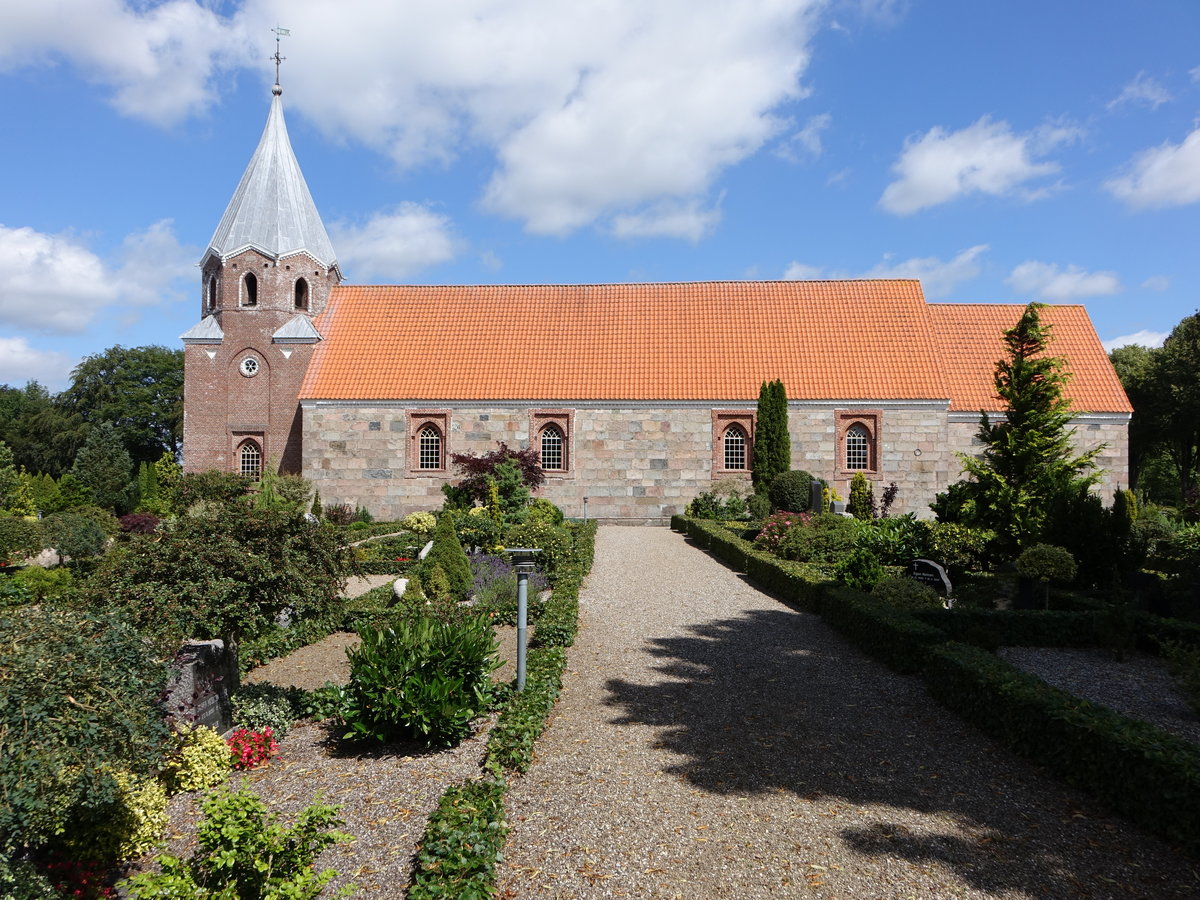 Egtved, romanische Ev. Kirche, erbaut bis 1170, umgestaltet von 1862 bis 1863 (23.07.2019)