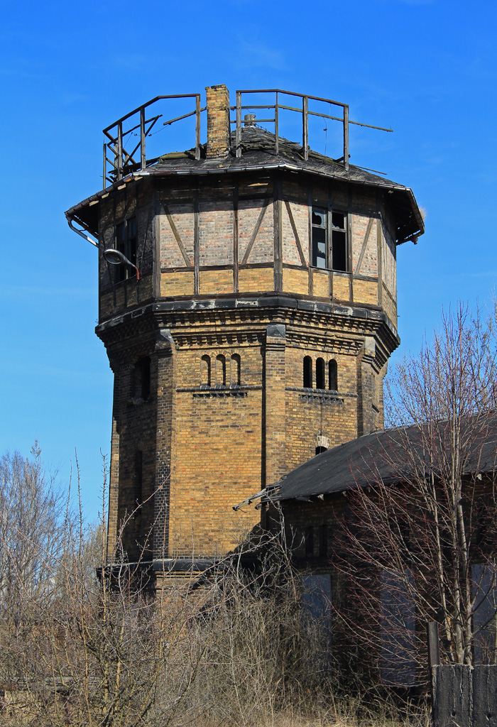 Ehemaliger Wasserturm am Bahnhof Bernburg im Mrz 2014.
