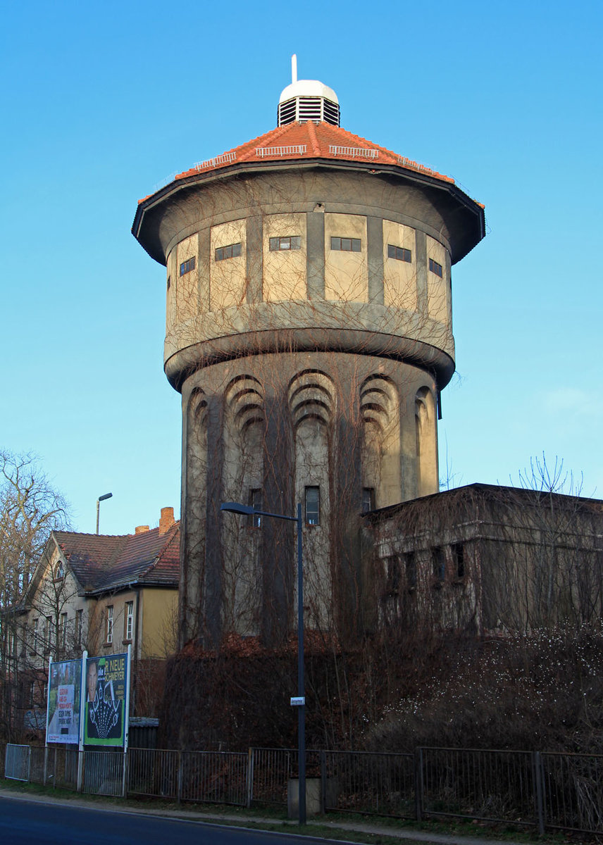 Ehemaliger Wasserturm des Bahnhofs Grlitz an der Sattigstrae, im Dezember 2016. 