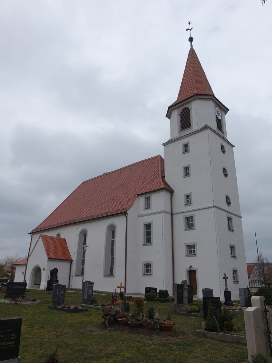 Ehingen, ev. St. Jakob Kirche, Saalbau mit Walmdach und Chorscheitelturm, erbaut ab 1648, Langhaus erweitert von 1767 bis 1773 (13.03.2016)
