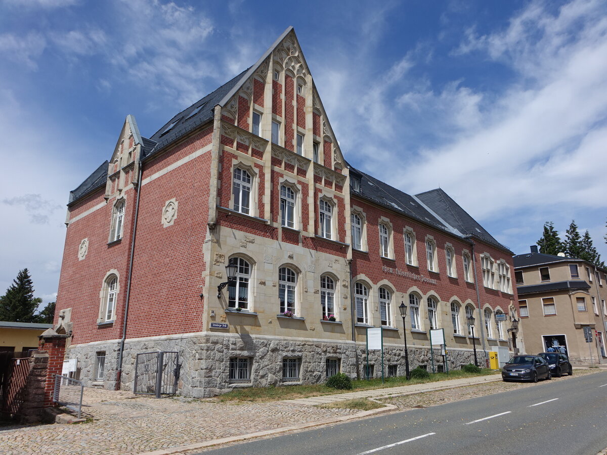 Eibenstock, altes Postgebude in der Schneeberger Strae, erbaut 1907 (23.07.2023)