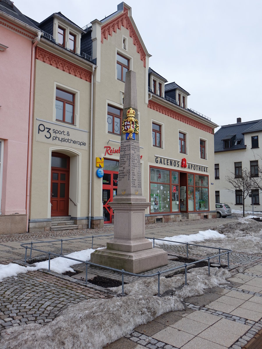 Eibenstock, Nachbildung der Kurschsischen Distanzsule von 1727 auf dem Postplatz (19.02.2017)