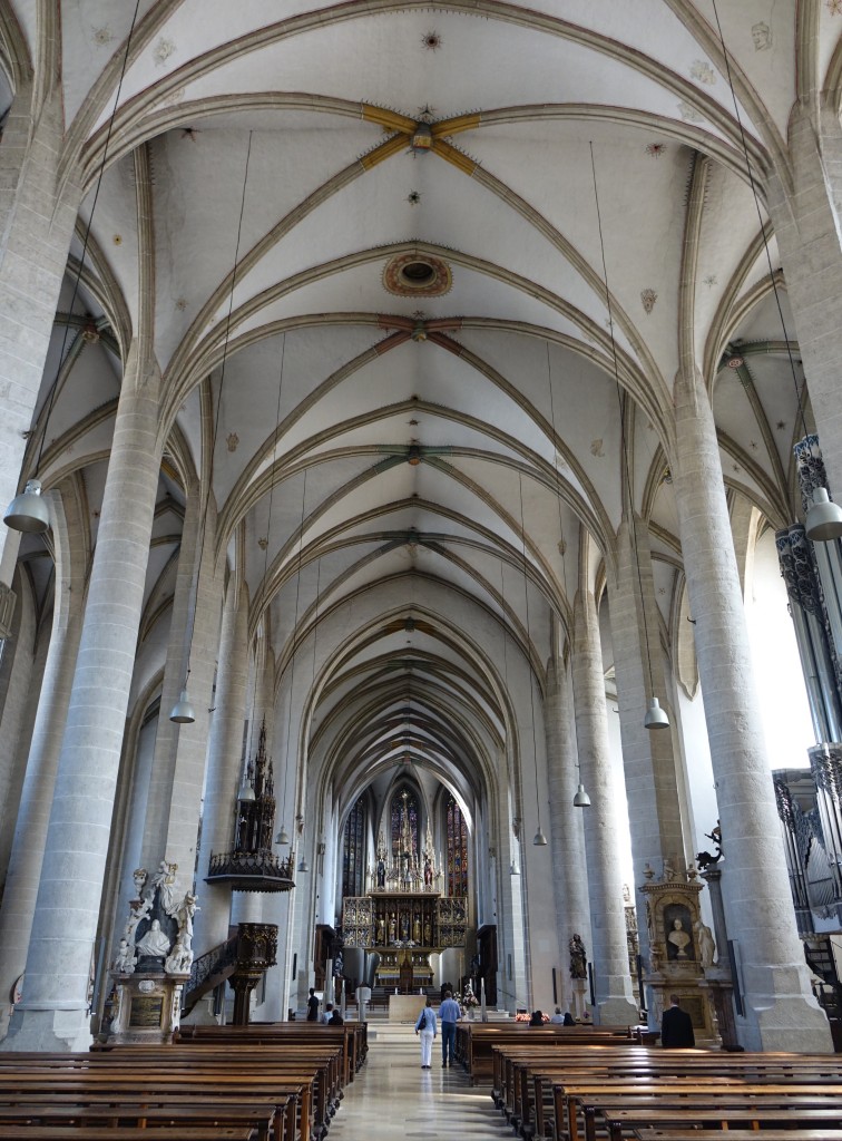 Eichsttt, Dom St. Salvator, dreischiffige hochgotische Halle mit Querschiff (23.08.2015)