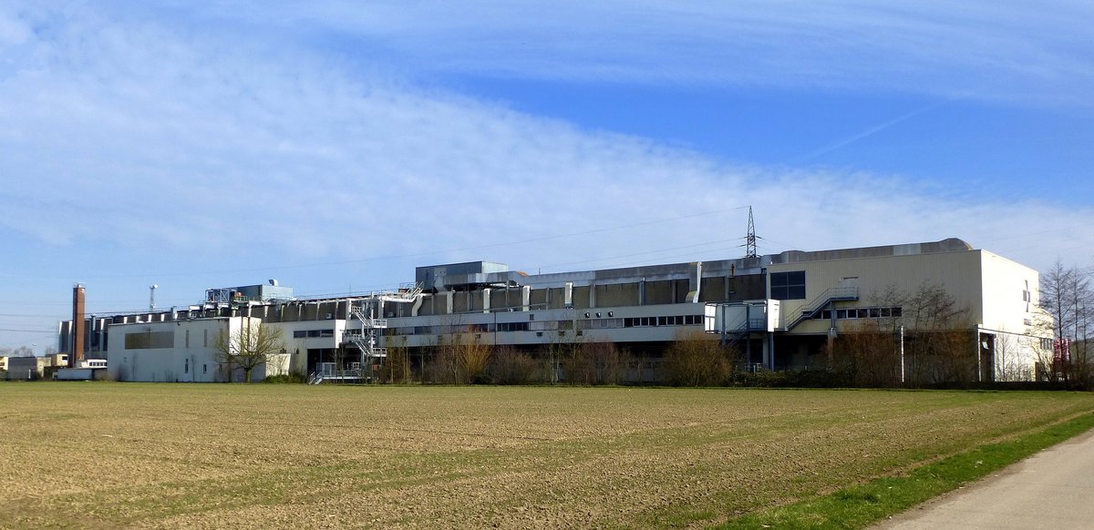 Eichstetten am Kaiserstuhl, Fabrikanlage einer Elektronikfirma am Ortsrand, Mrz 2017