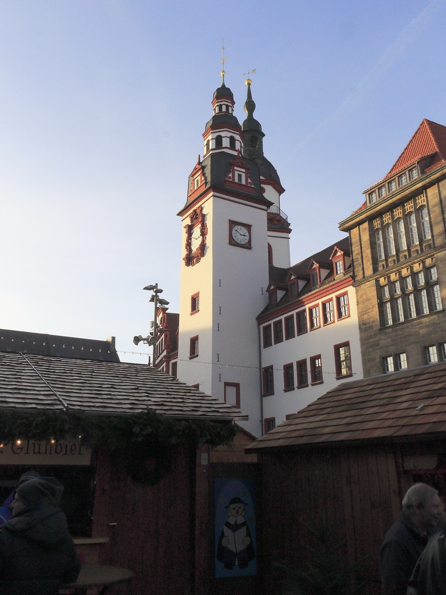 Ein Blick auf das Rathaus vom Chemnitz am 01. Dezember 2018