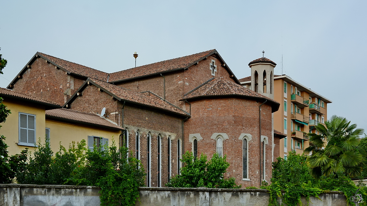 Ein fr mich nicht nher einzuordnendes Kirchengebude in Mailand. (Juni 2014)