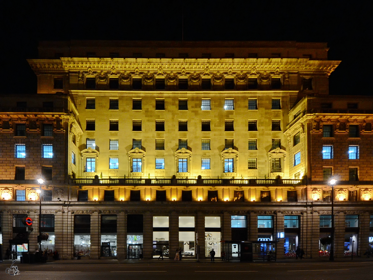 Ein Geschftshaus im Zentrum von London. (September 2013)