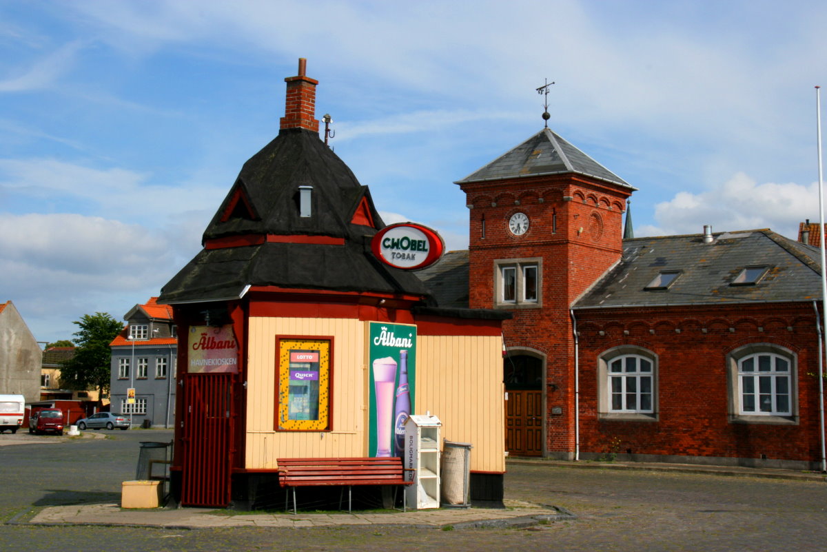 Ein historischer Kiosk am Hafen von Rudkbing; 21.06.2015