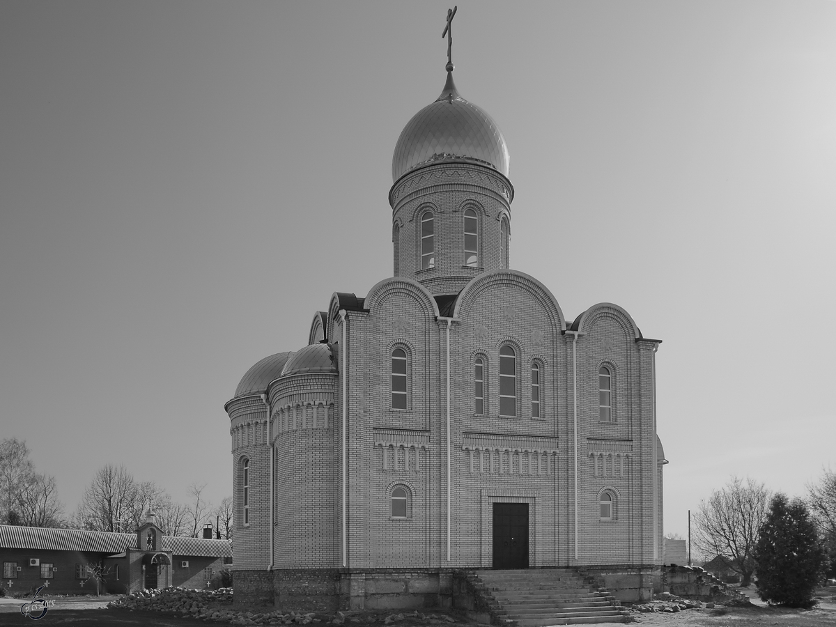 Ein Kirchenneubau auf altem Fundament in einem kleinen Ort in der Ukraine. (April 2016)