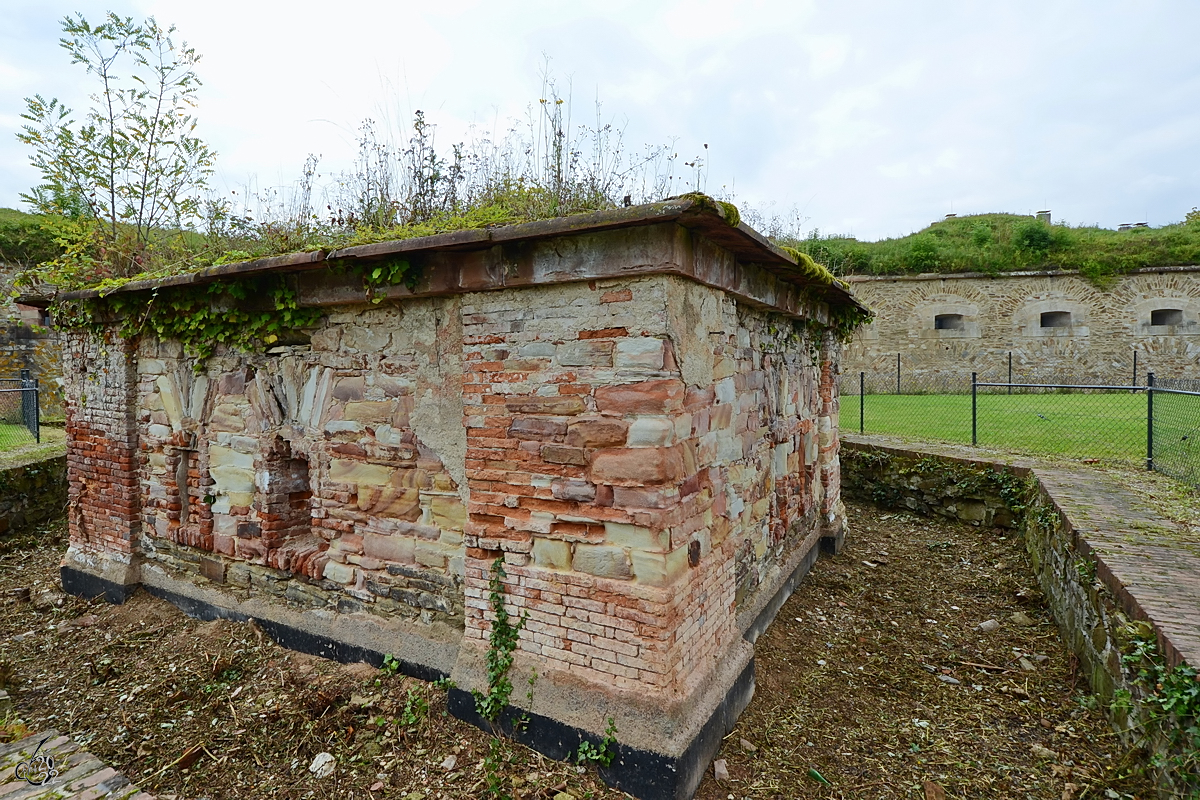 Ein kleines Lagergebude in der Festung Ehrenbreitstein. (Koblenz, September 2013)