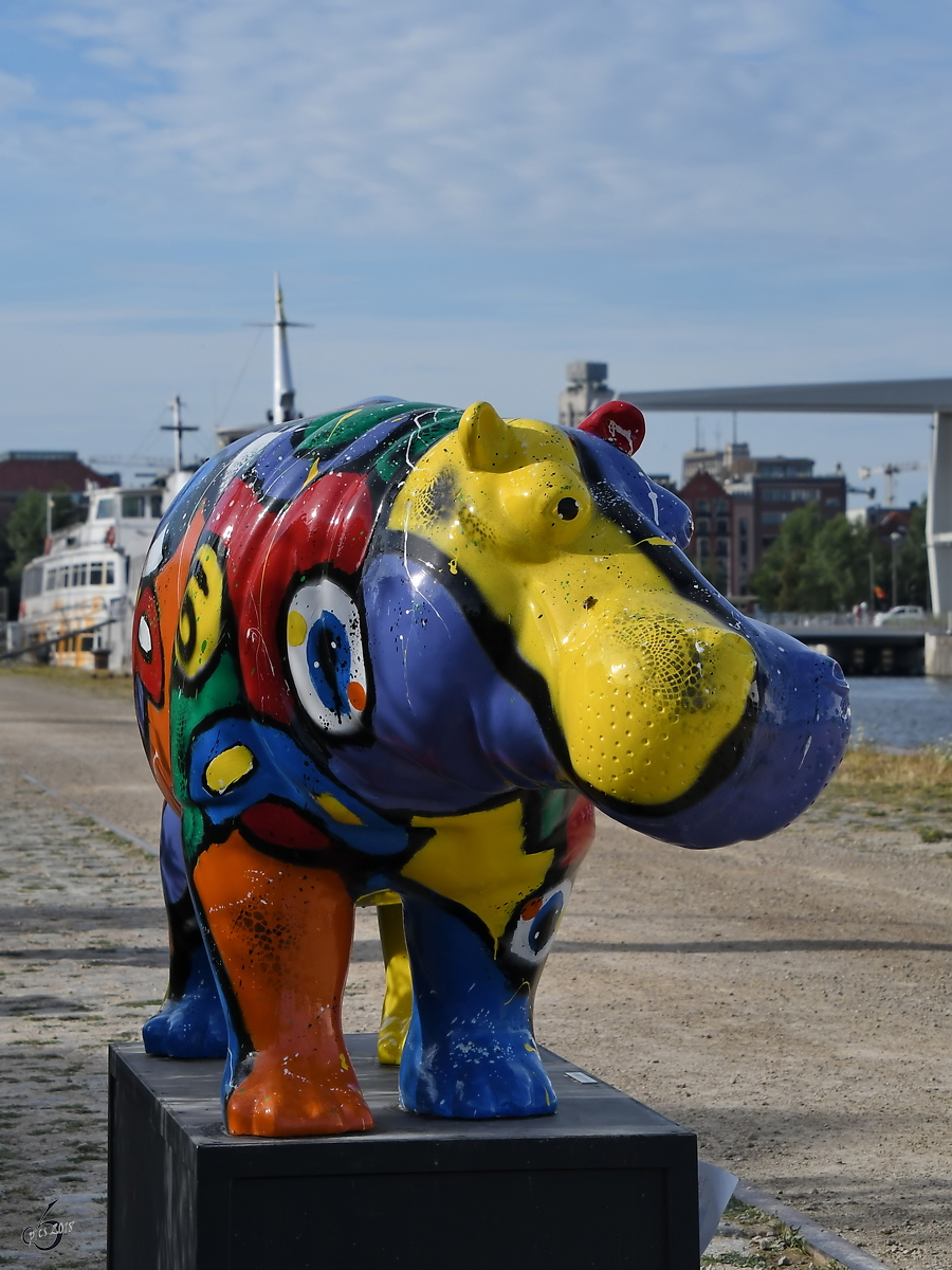 Ein knallbuntes Nilpferd Ende Juli 2018 in Antwerpen.