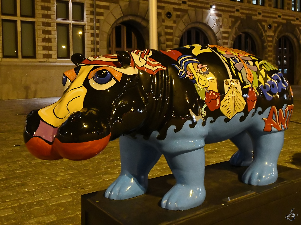 Ein knallbuntes Nilpferd Ende Juli 2018 in Antwerpen.