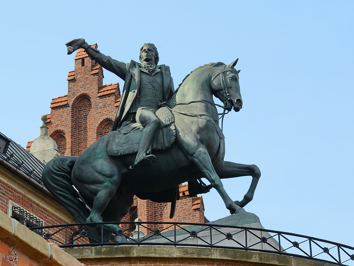 Ein Reiterstandbild des polnischen Nationalhelden Andrzej Tadeusz Bonawentura Kościuszko ist auf der Burg Wawel zu finden. (Krakau, April 2014)