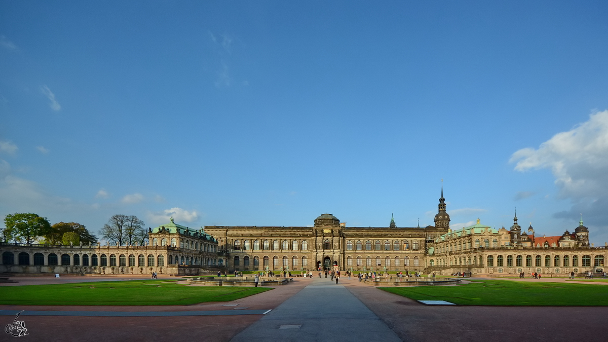 Ein Spaziergang im Dresdner Zwinger. (Dresden, April 2014)