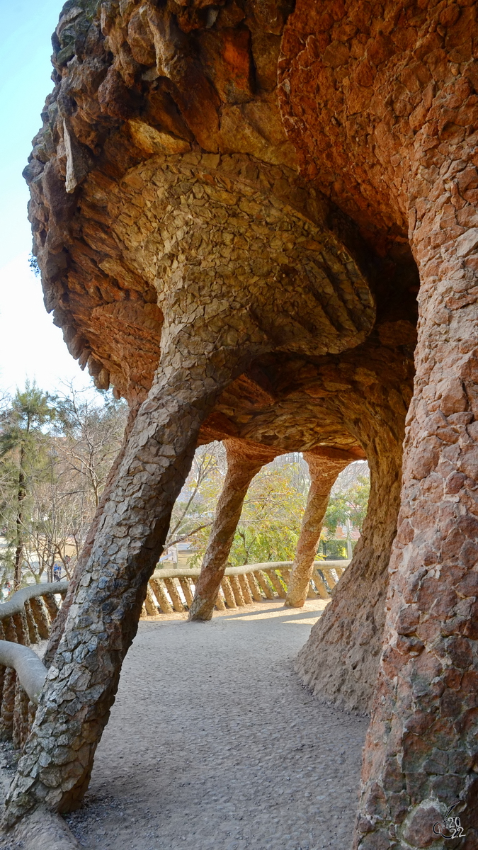 Ein Spaziergang durch die Sulengnge im Park Gell. (Barcelona, Februar 2012)