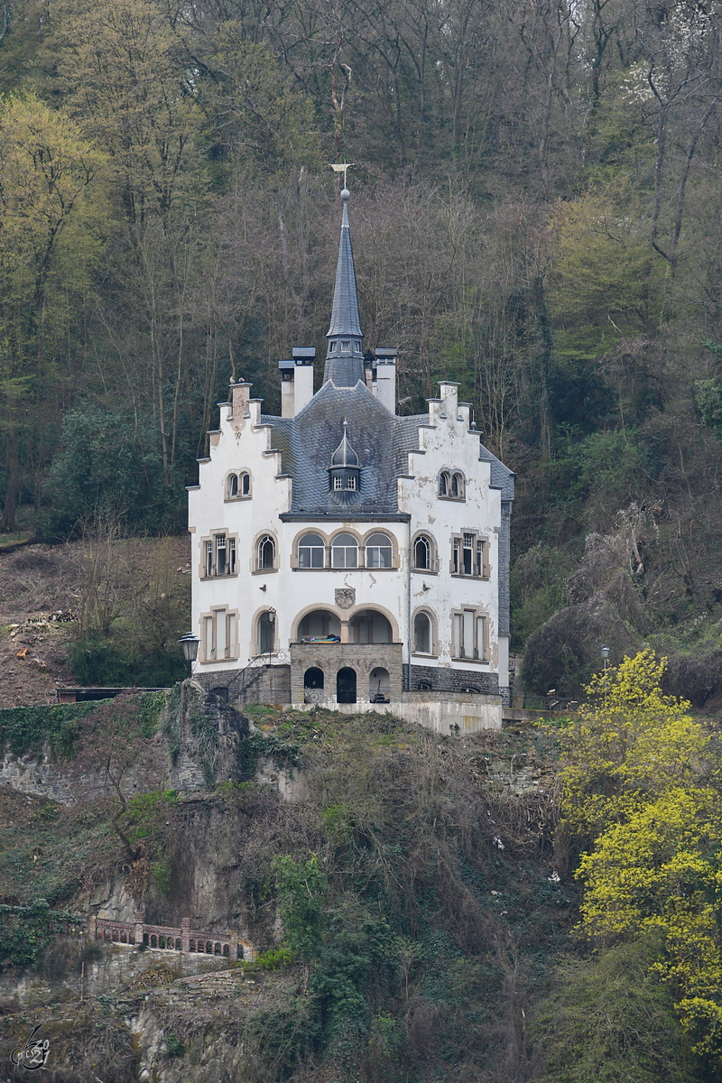 Eine alte Villa bei Remagen, so gesehen Mitte April 2021.