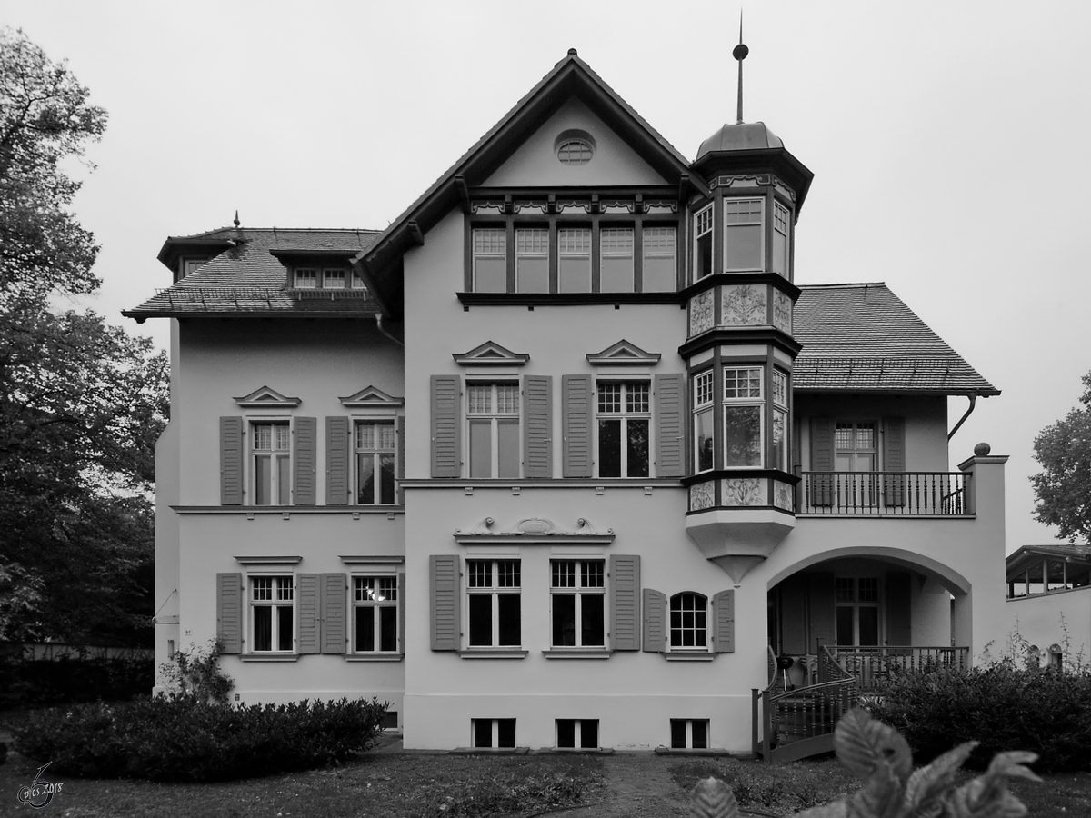 Eine alte Villa in der Potsdamer Innenstadt. (Oktober 2013)