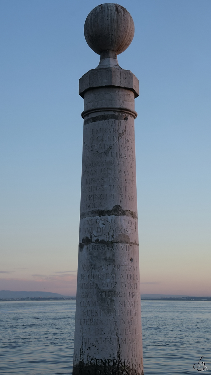 Eine der beiden Sulen der Cais das Colunas aus dem 18. Jahrhundert. (Lissabon, Januar 2017)