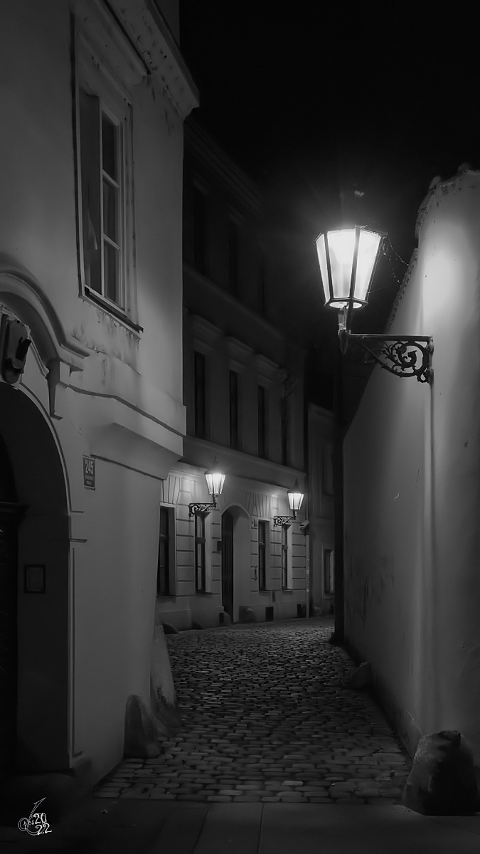 Eine einsame Gasse in der Innenstadt von Prag. (September 2012)