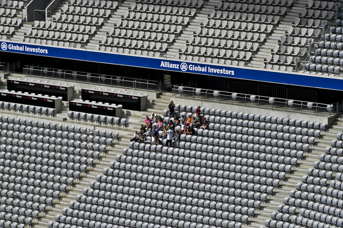 Eine Fhrung in der Allianz Arena in Mnchen. Aufnahme: August 2008.