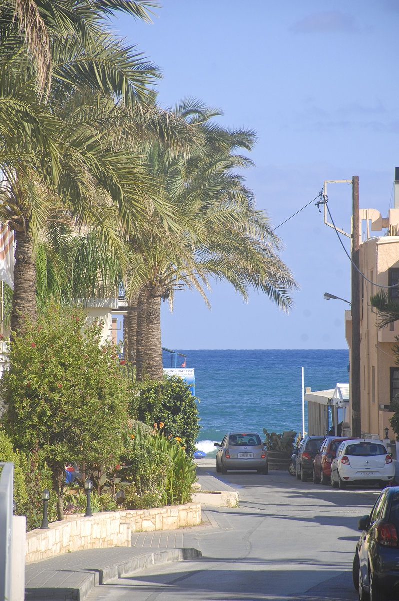 Eine Gasse in Platanias auf Kreta. Aufnahme: 21. Oktober 2016.