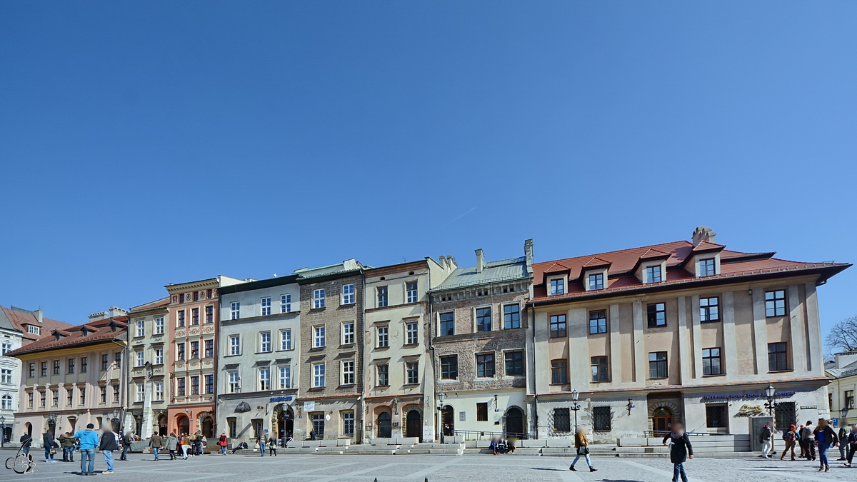 Eine Huserzeile am Hauptmarkt in Krakau. (April 2014)