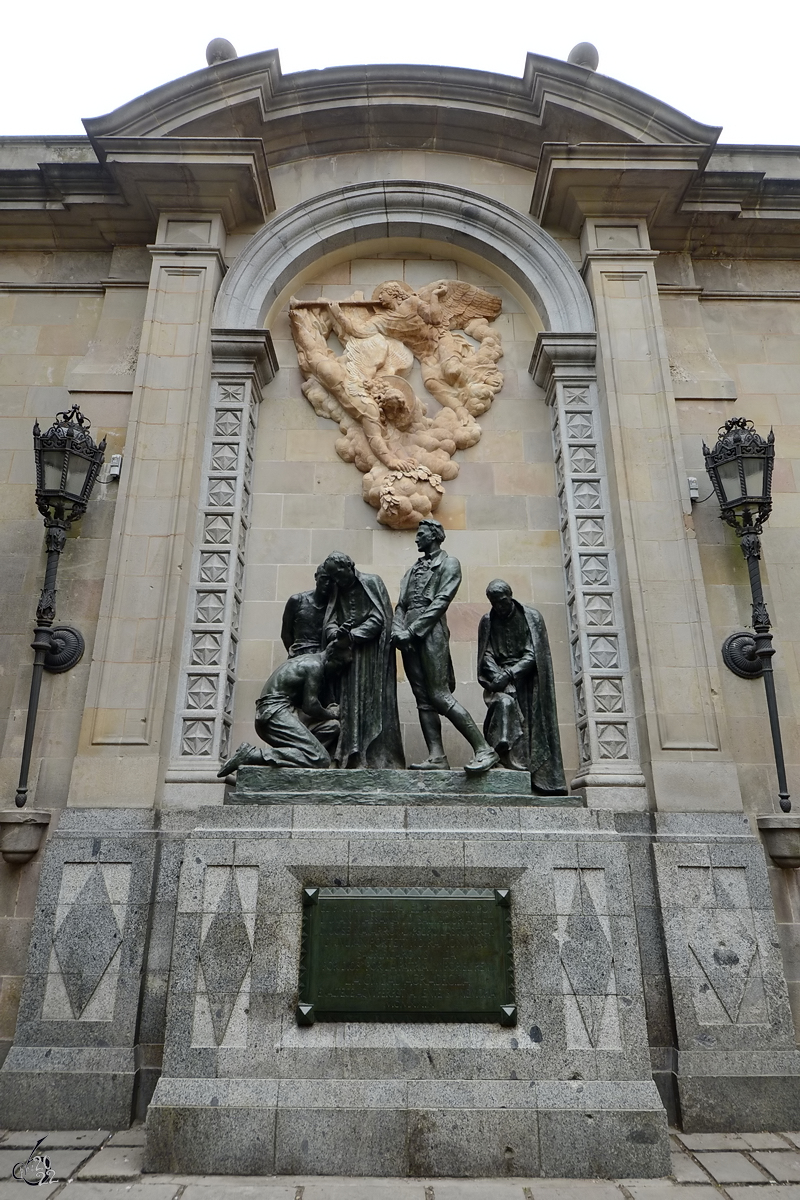 Eine historische Figurengruppe in Barcelona. (Februar 2012)