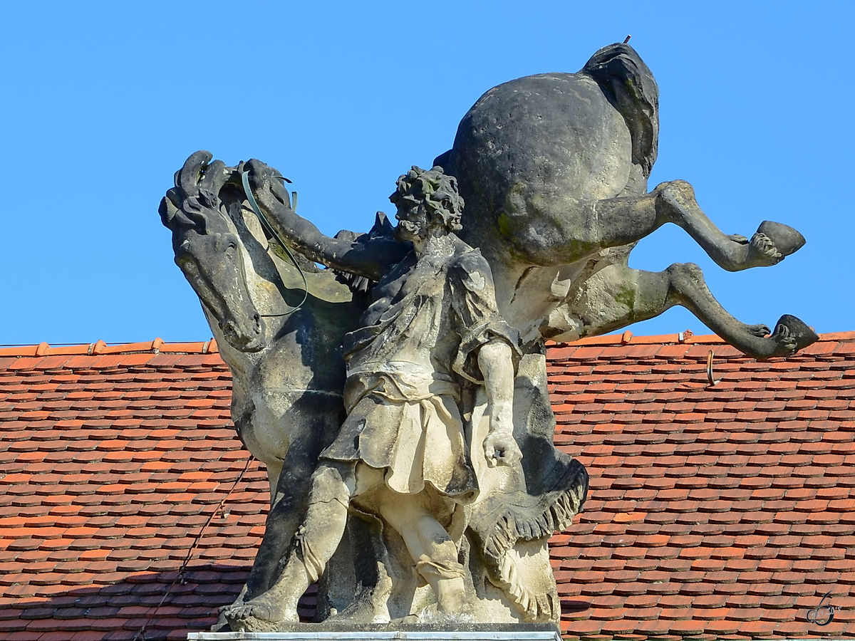 Eine Pferdestatue auf dem ehemaligen Marstall des Potsdamer Stadtschlosses, gesehen im September 2012.