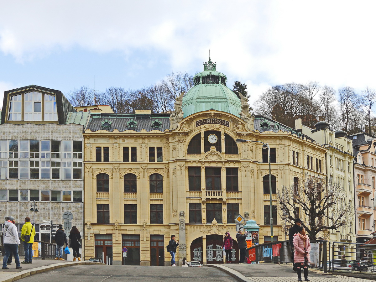 Eine Sparkasse in Karlovy Vary (Karlsbad) am 22. Februar 2019.