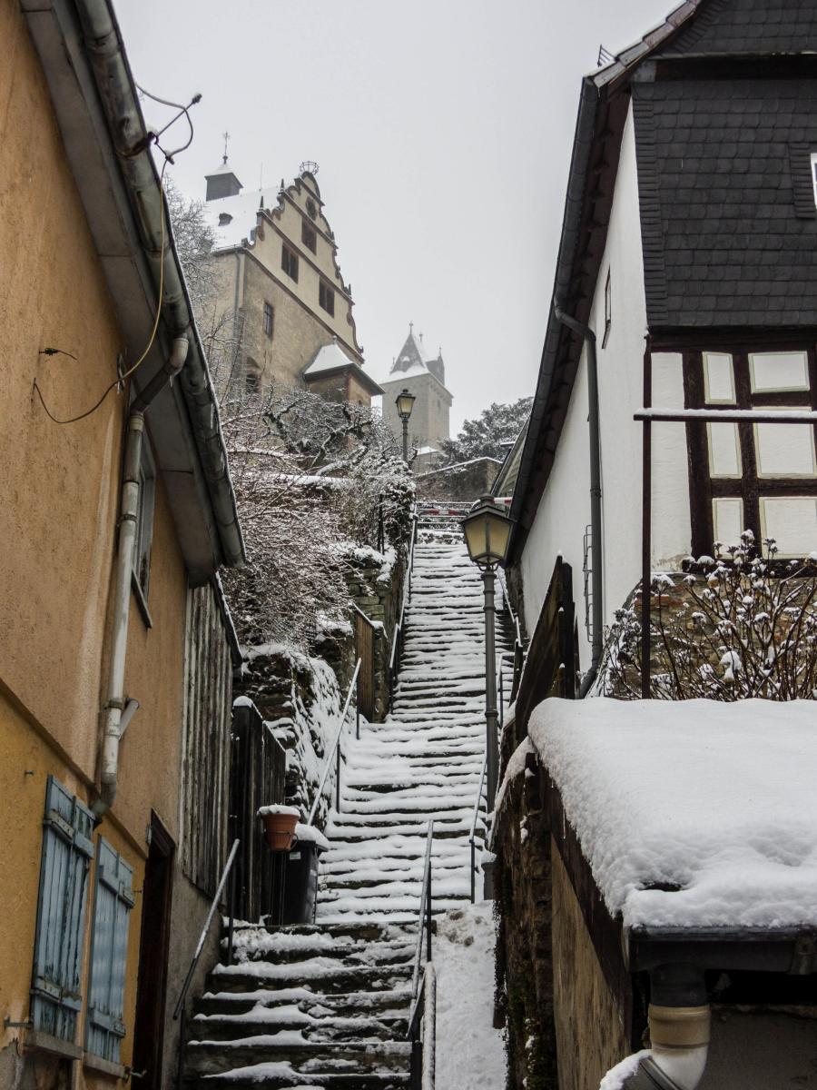 Eine steile Treppegasse ( bei der Eichenstr.) in Kronberg. Aufnahmedatum: 21.01.2013