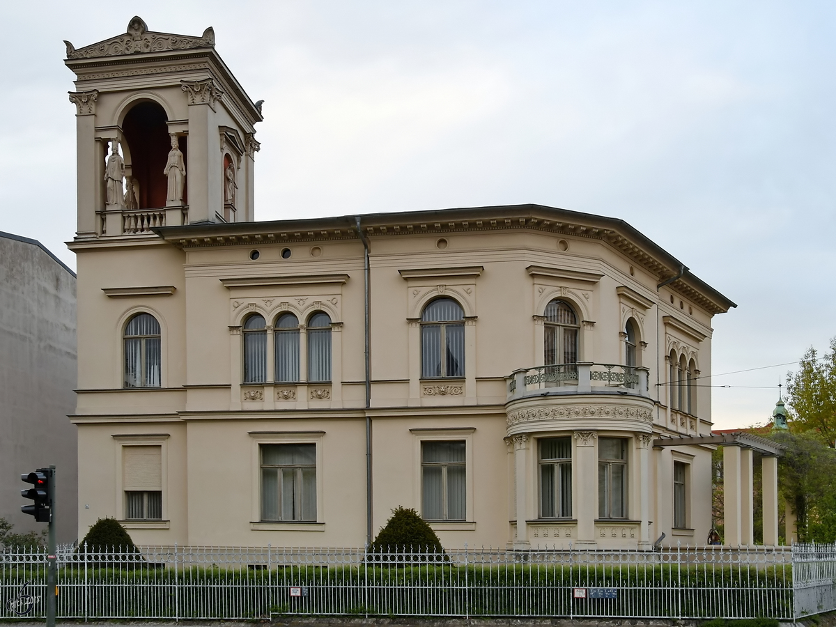 Eine der vielen Villen Ende April 2018 in Potsdam.