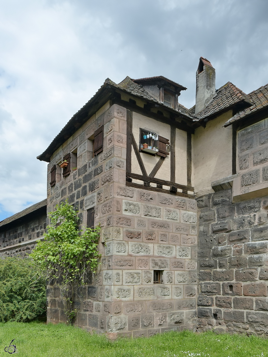 Einer der vielen Huser an der Nrnberger Stadtmauer. (Mai 2017)