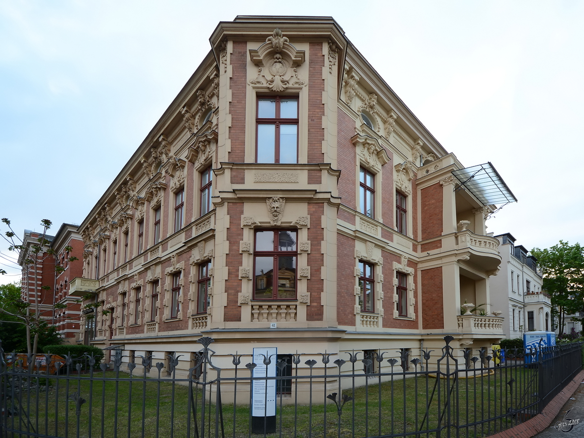 Eines der vielen restaurierten Huser im Potsdamer Stadtzentrum. (April 2018)