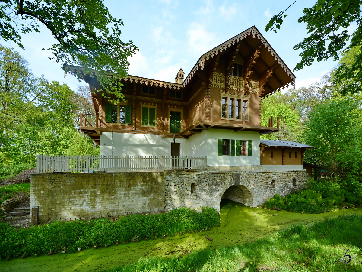 Eines von zehn in der Zeit von 1863 bis 1867 im Schweizer Stil errichteten Huser in Klein-Glienicke. Heute sind nur noch vier Huser erhalten.