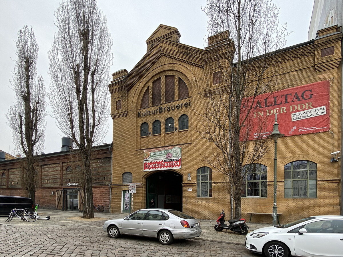 Eingang zum Museum in der Kulturbrauerei in Berlin nahe der Schnhauser Allee am 17. Mrz 2022.