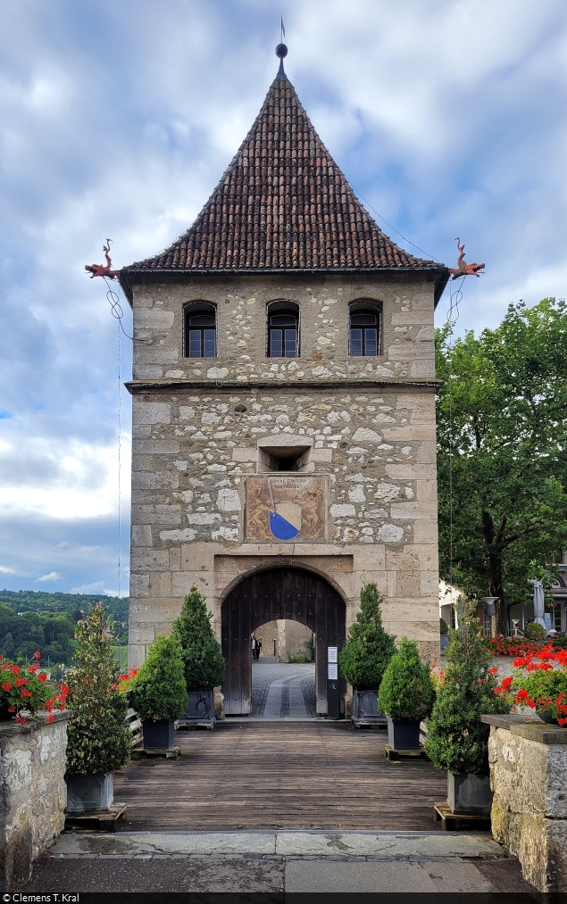 Eingangstor zum Schloss Laufen (CH) am Rheinfall.

🕓 28.7.2023 | 18:57 Uhr