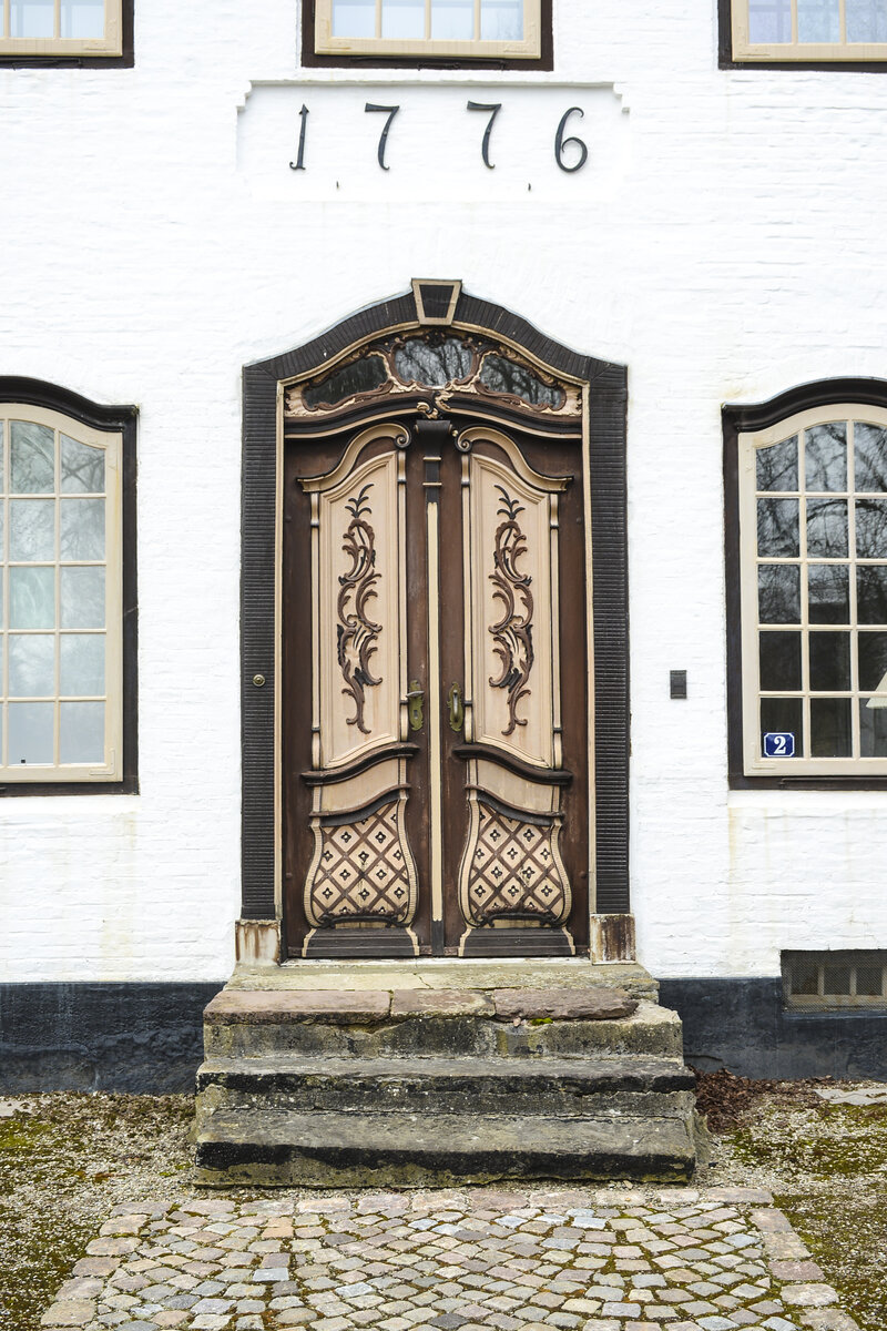 Eingangstr zum Pfarramt in Augustenburg auf der Insel Alsen (Nordschleswig). Aufnahme: 20. Mrz 2024.