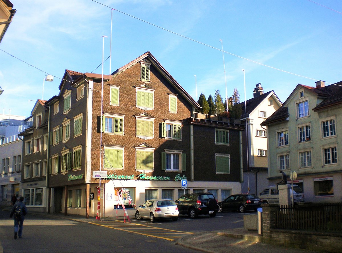 Einsiedeln, Hauptstrasse 32. Mittlerweile abgerissen und durch einen Neubau ersetzt
 - 04.11.2010