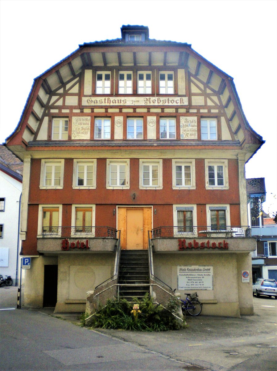 Einsiedeln, Schwanenstrasse 41, Gasthaus zum Rebstock (Baujahr 1710 + 1913) - 16.08.2011 
