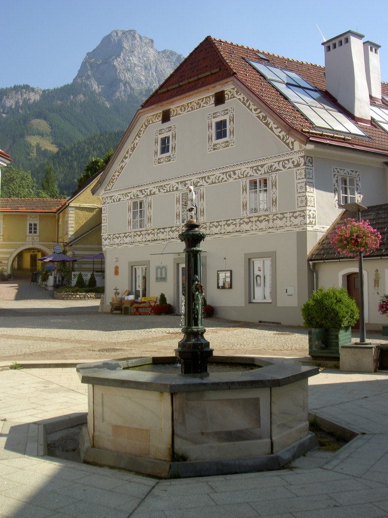Eisenerz, Brunnen am Marktplatz (18.08.2013)