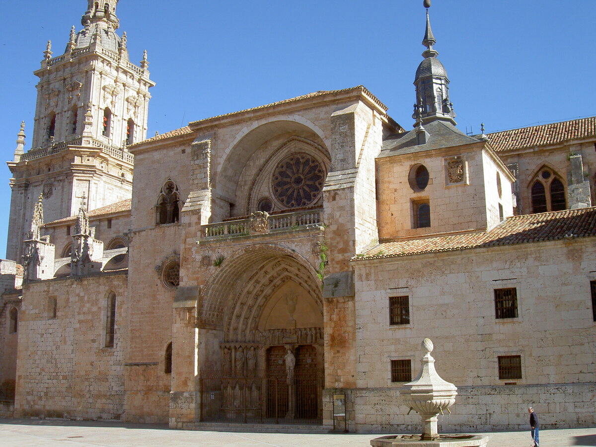 El Burgo de Osma, Kathedrale Santa Mara de la Asuncion, erbaut im 12. Jahrhundert (18.05.2010)