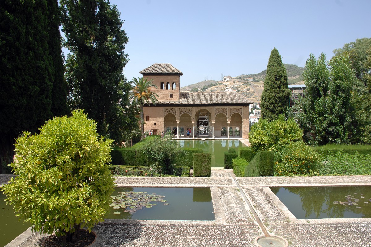 El Partal am Baukomplex Alhambra in Granada. Aufnahme: Juli 2014.