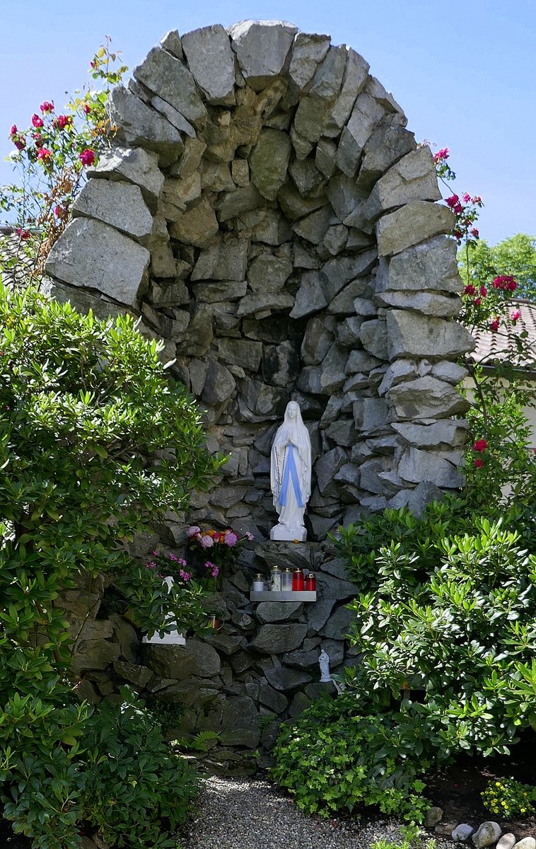 Elgersweier, die Lourdes-Grotte am Friedhof, Juni 2020